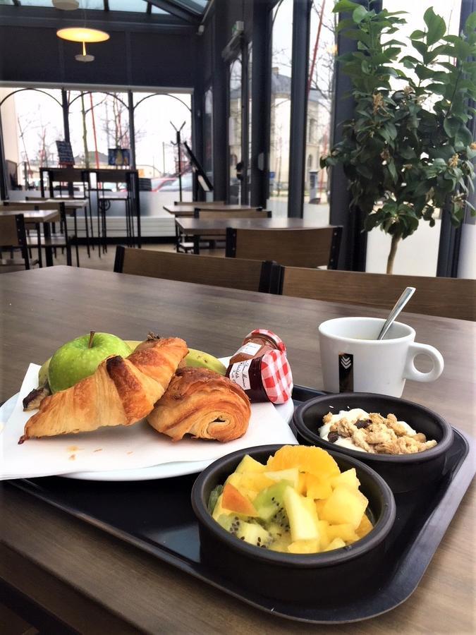 Hotel De La Gare - Restaurant Bistro Quai 永河畔拉罗什 外观 照片