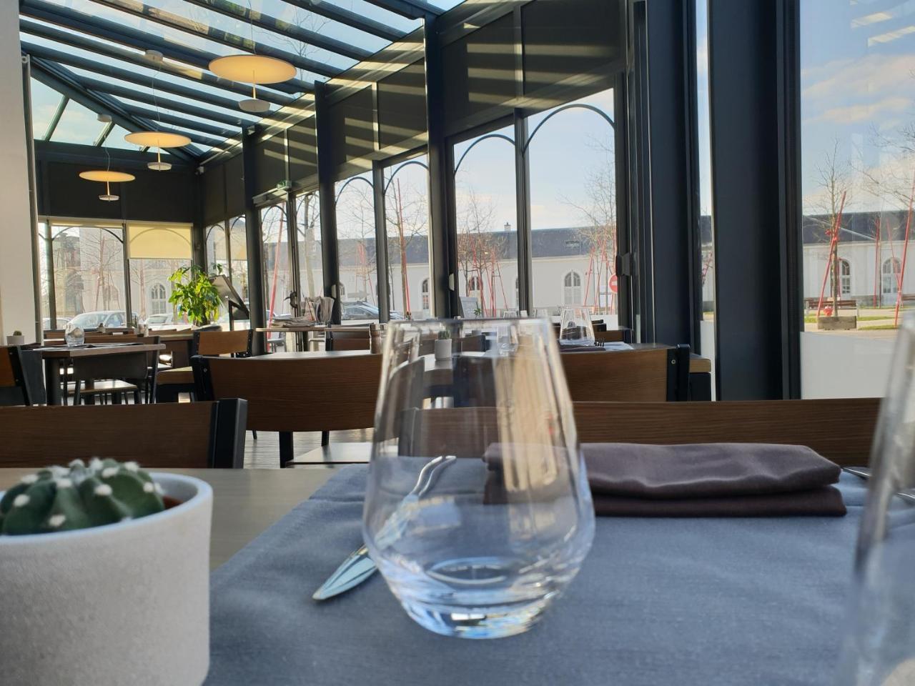 Hotel De La Gare - Restaurant Bistro Quai 永河畔拉罗什 外观 照片